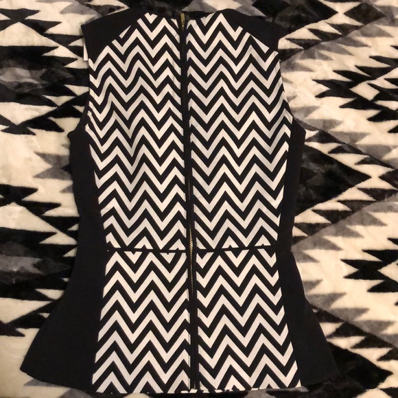 Top - Picture 2 of 2